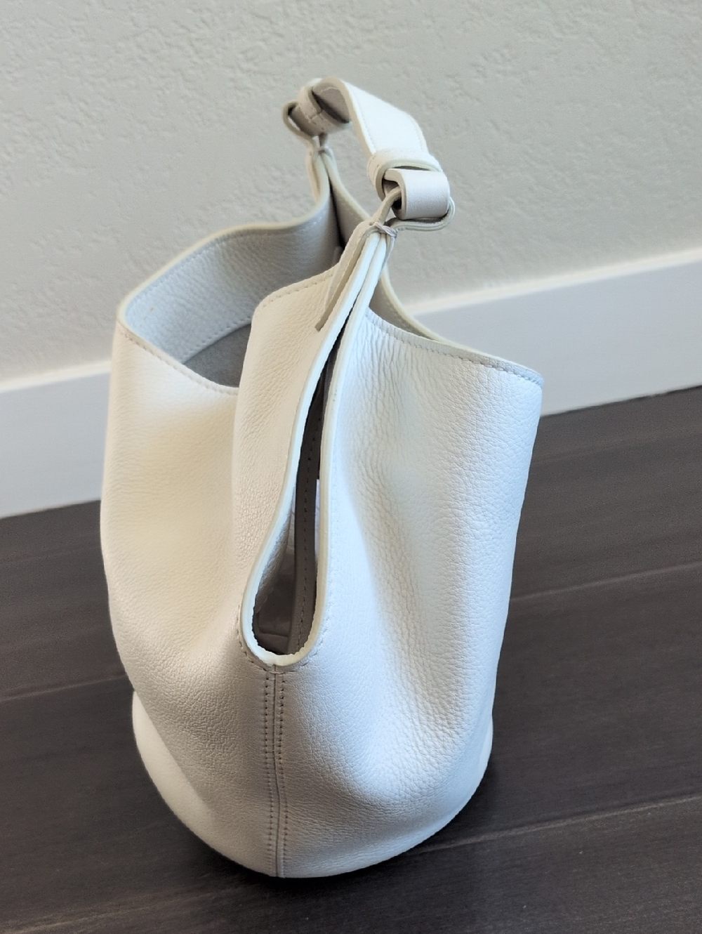 KHAITE Cream Pebble Leather Bag - Picture 4 of 8